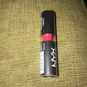 NYX matte lipstick in Bloody Mary (red) NWT
